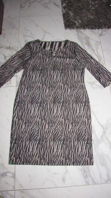 44 LIZZY& CO jurk reversibel kant 2