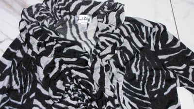 46 JOSEPH RIBKOFF vest detail