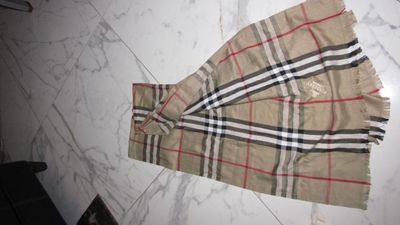 BURBERRY sjaal 25,00