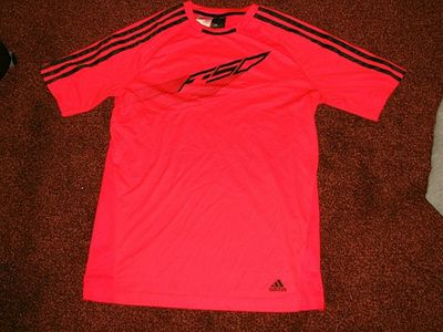 small ADIDAS oranje sportshirt 13,50