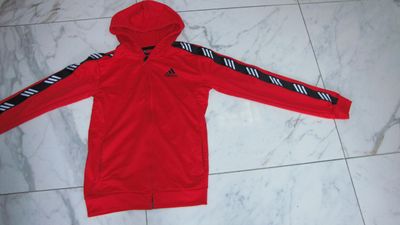 small ADIDAS rood vest 16,00
