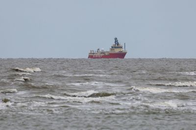 6P5A4703 Survey ship.jpg