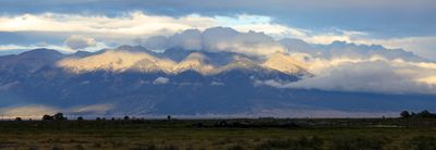 6P5A5251 Sangre de Cristo Mtns late afternoon.jpg