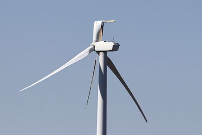 6P5A9868 Broken blade closeup.jpg