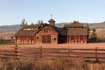 0T5A1400 Barn along Ohio Creek Rd.jpg