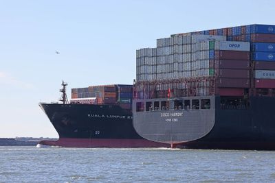 6P5A6416 Ships passing.jpg