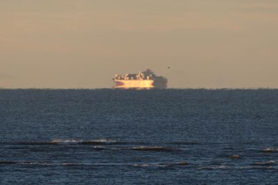 6P5A6522 Sun glinting off the ship.jpg