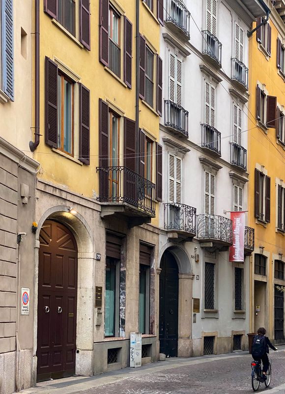 Morning backstreet stroll