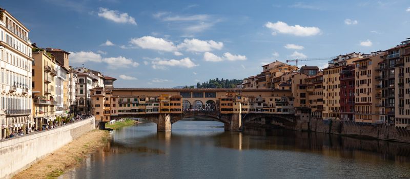  Ponte Vechio and Arno river