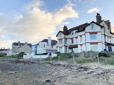 Rhosneigr beach