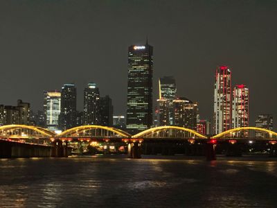 Night cruise on Han River