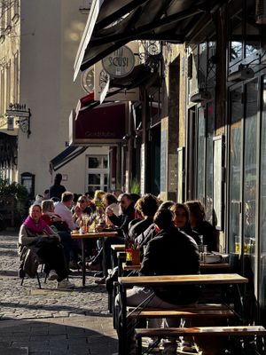 Late afternoon sun, Old Town