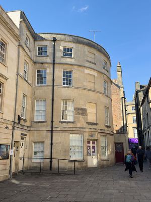 Round building