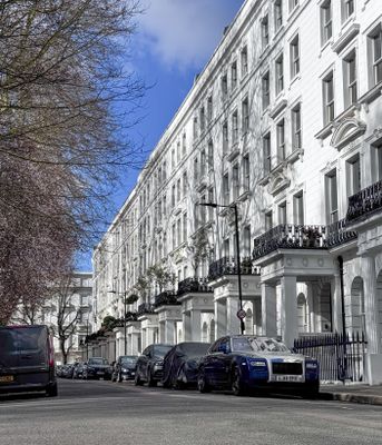 Another view of Craven Hill Gardens
