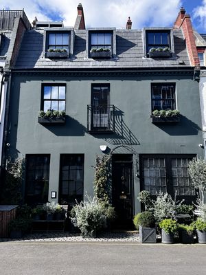 Mews House, Pavilion Road