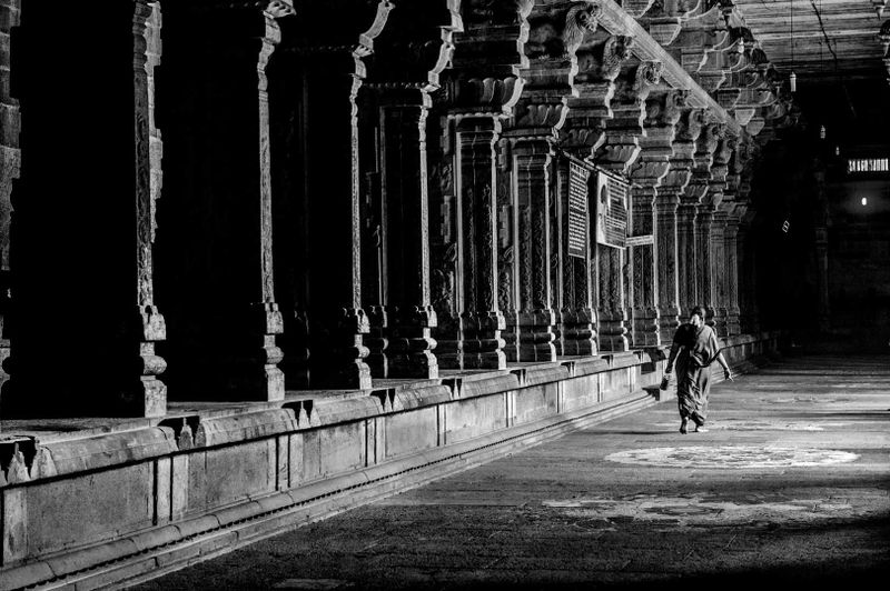 TEMPLE CORRIDOR.jpg