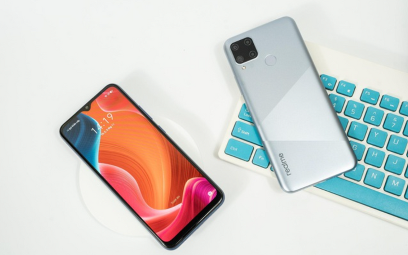 Sinh năm 2000 mua Realme 15C màu gì hợp phong thủy, thu hút tài lộc và may mN