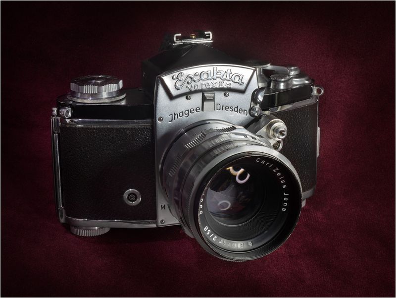 Exakta Varex IIA, 58mm f2 Biotar, c1960.