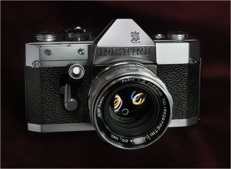 Petri V VI (Version 1), 55mm f2. c1965.