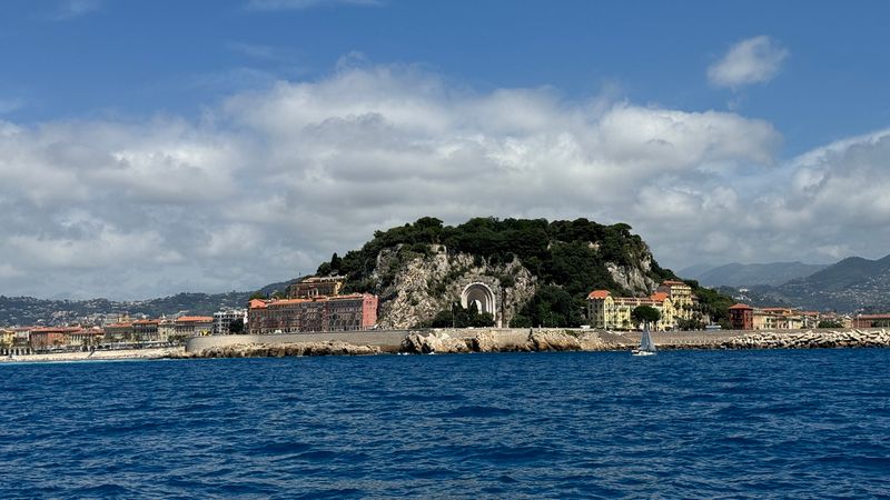 01-058-Port de Nice et croisiere.JPG