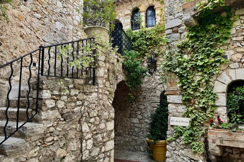 06-122-240619-Eze.JPG