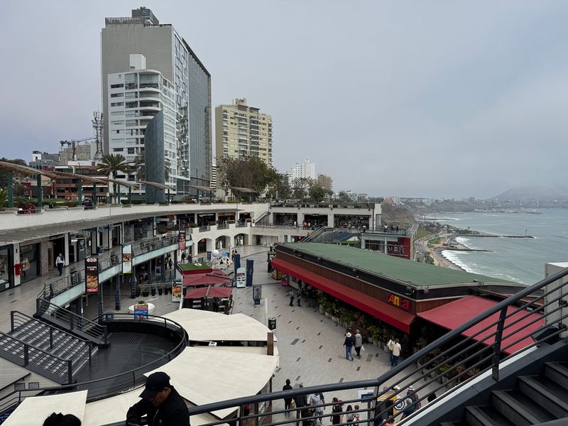 241023-012-Lima - Bord de mer.JPG
