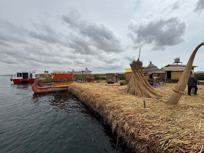 241026-086-Croisire Iles dUros - Lac Titicaca.JPG