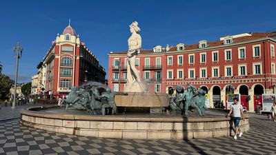 01-037-2406xx-Nice centre.JPG