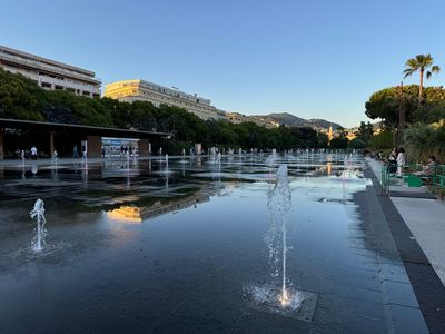01-043-2406xx-Nice centre.JPG