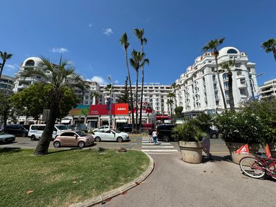 02-067-240617-Cannes.JPG