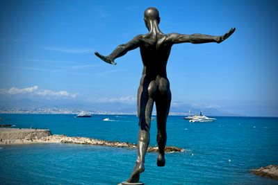 2024-07 Le saut (Antibes) 15 x 10.JPG