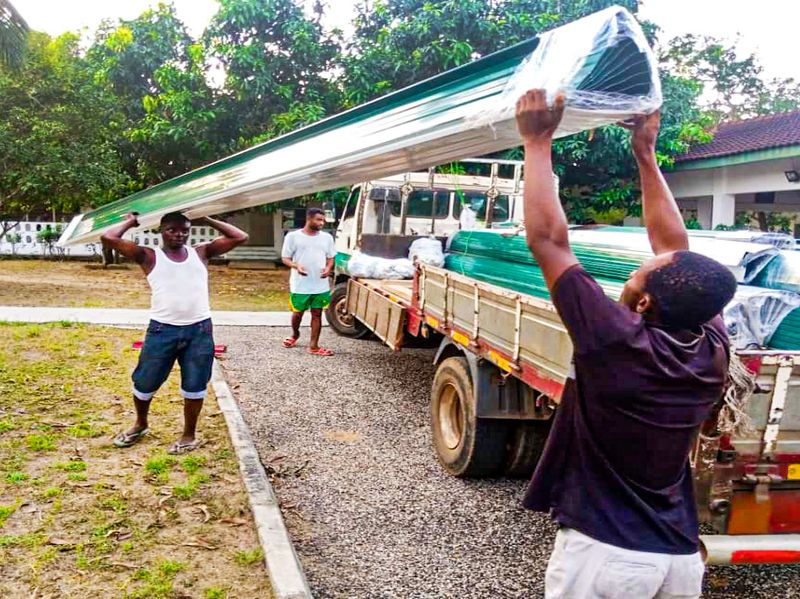 18. Roofing Sheets Arriving