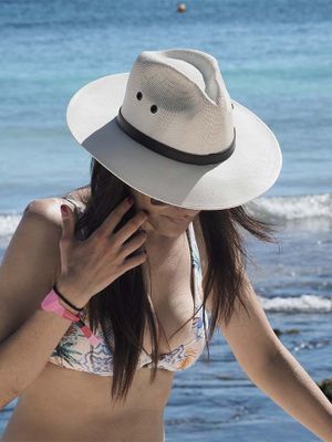 Hat T C225363.JPG