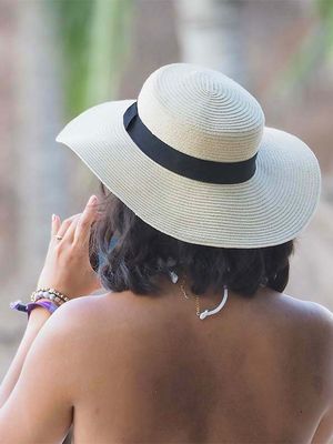 Hat T C205116.JPG