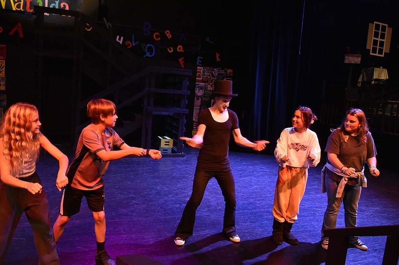 Mime Tug-Of-War