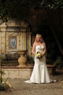 A Bride By The Fountain