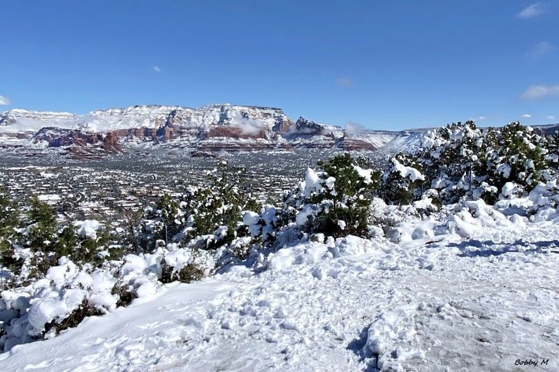 Easy hike in the snow