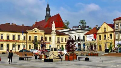  Renovated market square