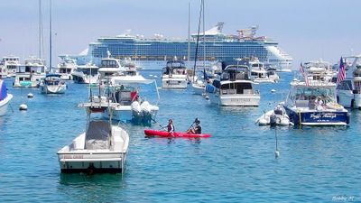 Slalom between boats