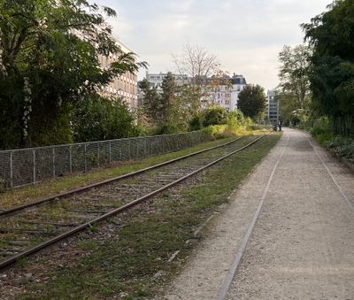Rail path, Paris