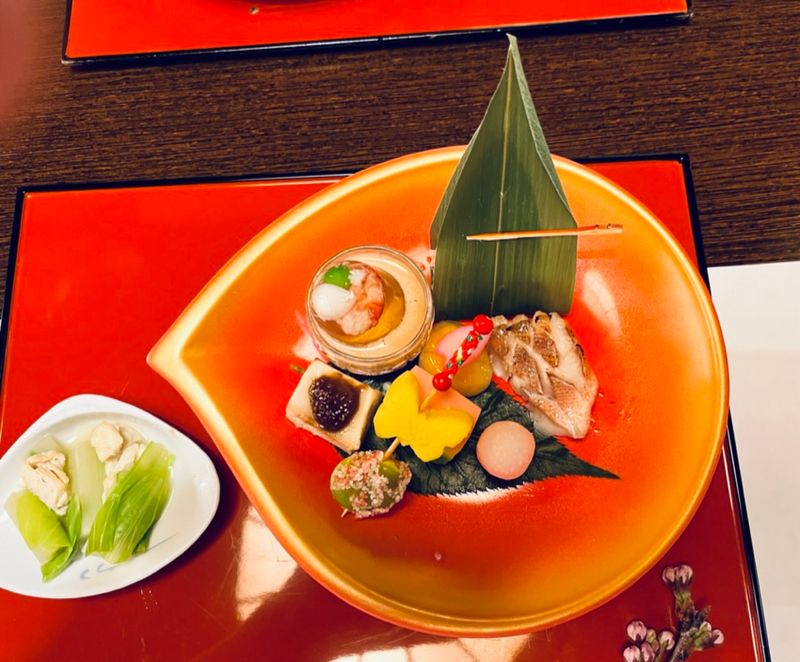 Prsentation typique des plats lors dun repas au Japon.
