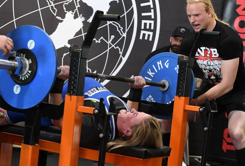 bench press03-12-22132.jpg