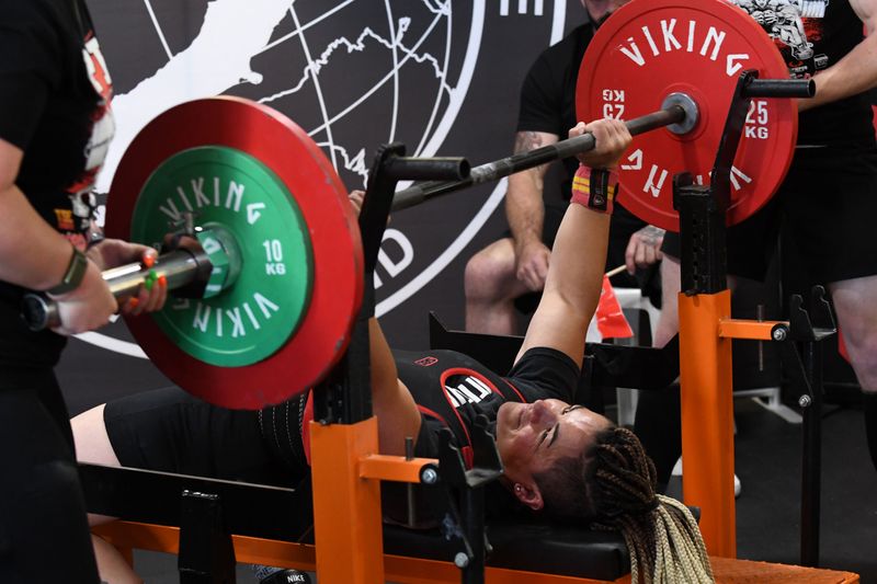bench press03-12-22140.jpg