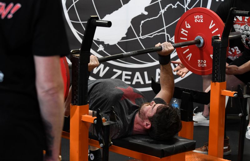 bench press03-12-22144.jpg