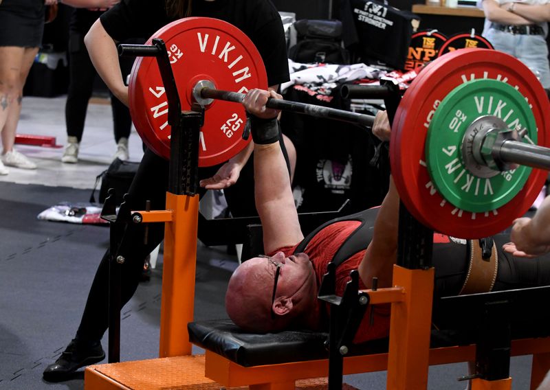 bench press03-12-22158.jpg