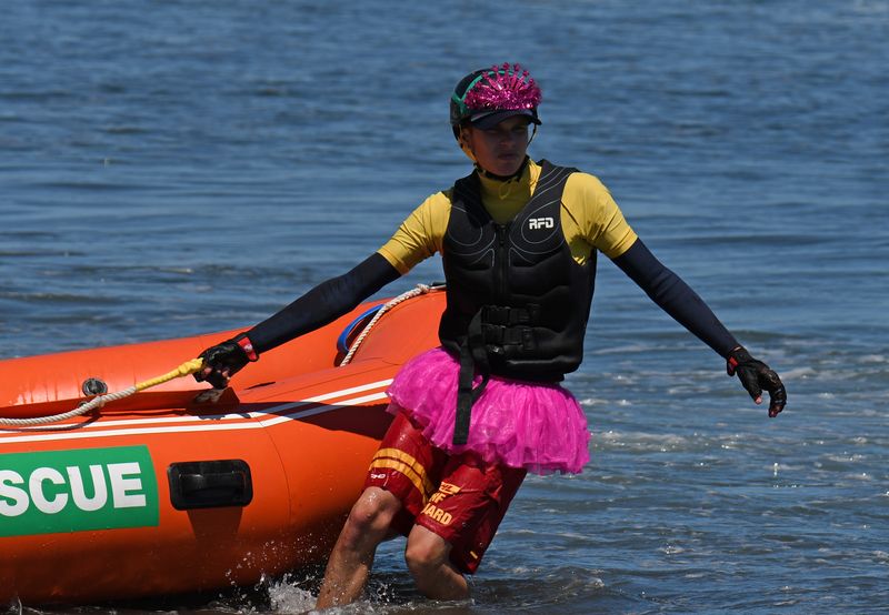 23surflifesaving