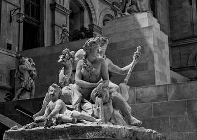 Louvre