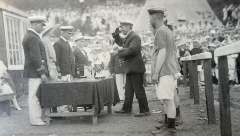 UNDATED - SPORTS DAY PRIZE PRESENTATION.jpg