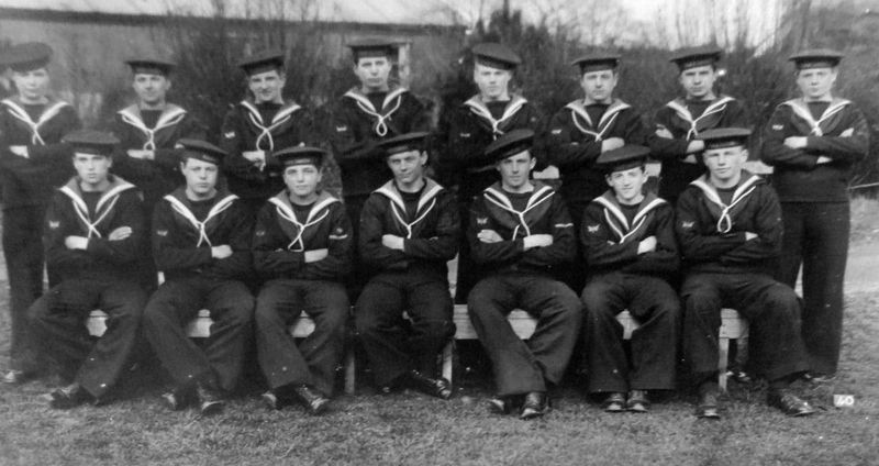 UNDATED - UNKNOWN CLASS OF BUNTINGS WITH P.O. INSTRUCTOR.jpg