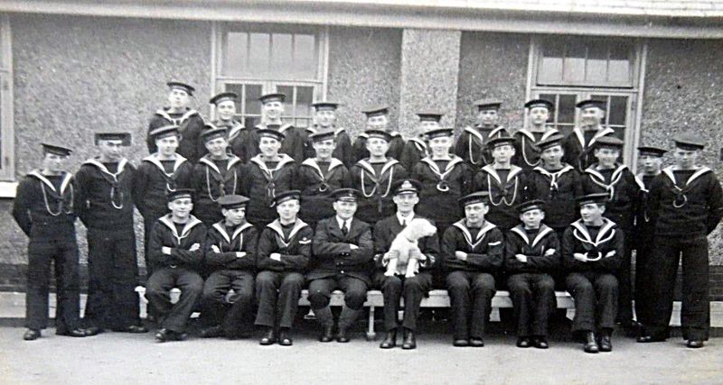 UNDATED - UNKNOWN CLASS WITH INSTRUCTOR & OFFICER WITH DOG.jpg